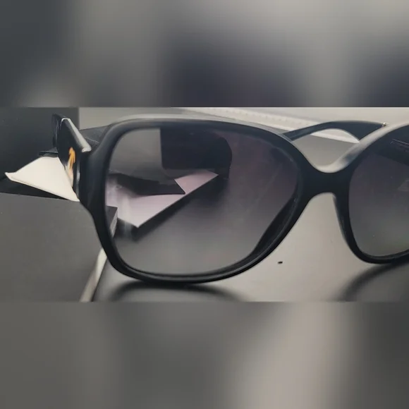 Vintage Chanel Tortoise Sunglasses With Box And Cleaning Wipe (New) - Picture 5 of 14